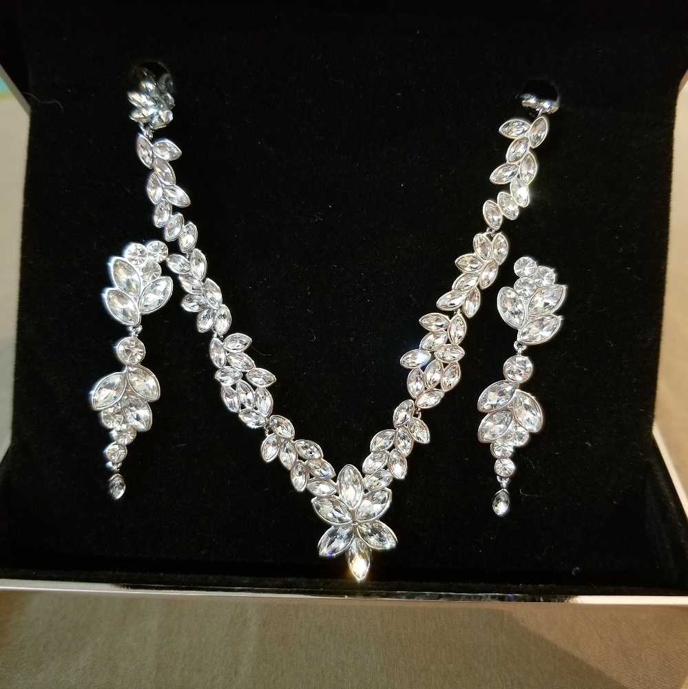 Swarovski crystal necklace and earring set